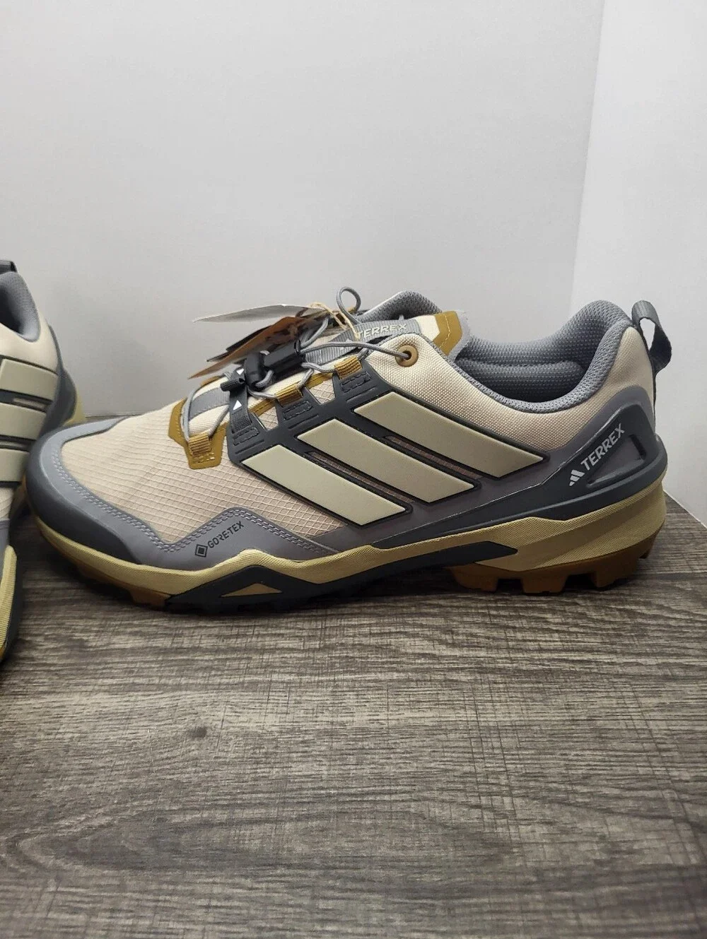 Adidas Terrex Skychaser Gore Tex Wonder Beige Men’s Sz 12 IH1094  Shoes Sneakers